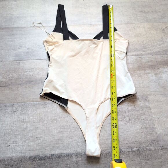 Le Lis Collection Women's Beige Black Stretch Sleeveless One Piece Bodysuit M - Picture 6 of 7